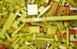 Foto met allerlei soorten bouwstenen van lego