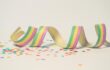 slingers in regenboogkleuren